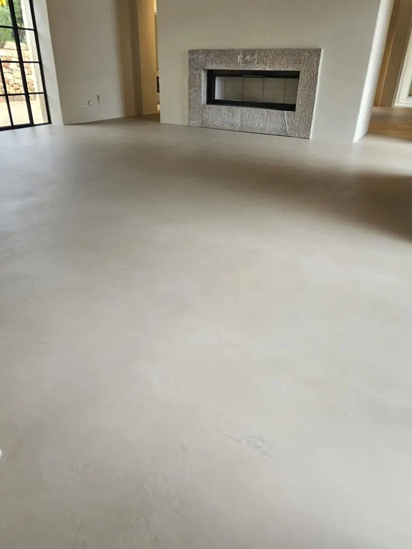 Suelo continuo en salón