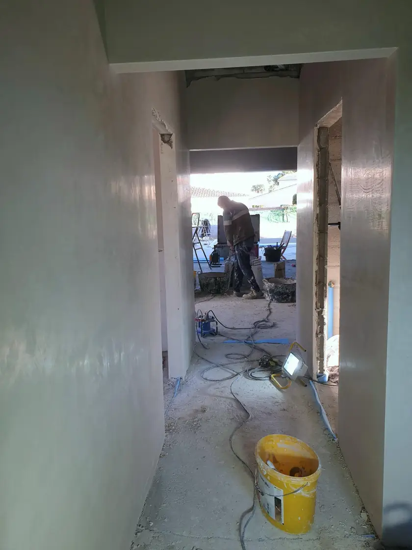 Pared de yeso en obra
